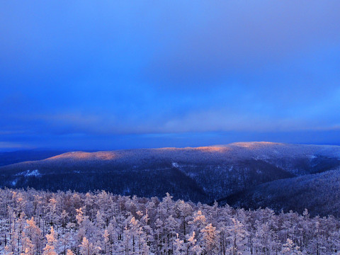 雪嶺夕照