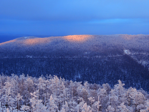 雪嶺夕照