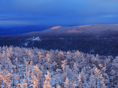 雪嶺夕照