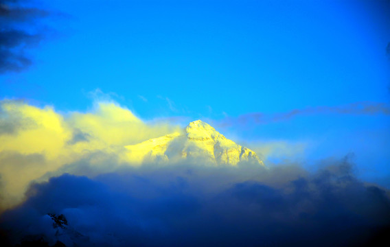 日照金山