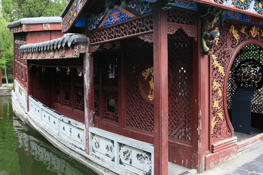 總統(tǒng)府石舫