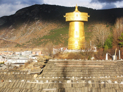 香格里拉大佛寺轉(zhuǎn)經(jīng)筒