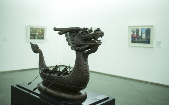 龍舟雕塑