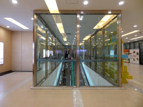 商場(chǎng)通道 超市走廊