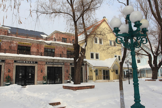 雪中別墅