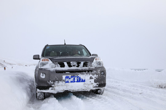 雪中越野