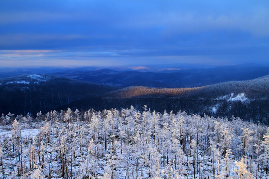 雪嶺夕照