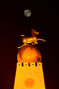 月夜奔馬