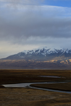 公格爾山