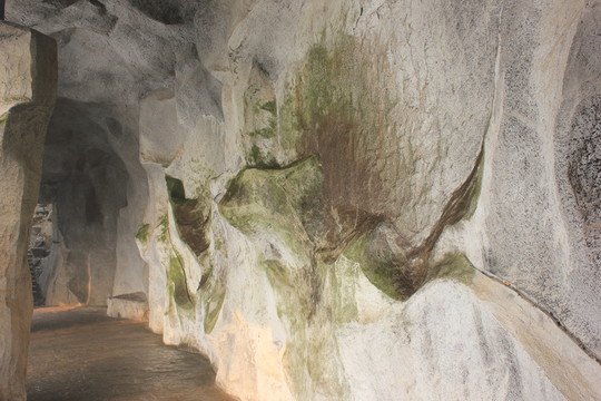 山洞