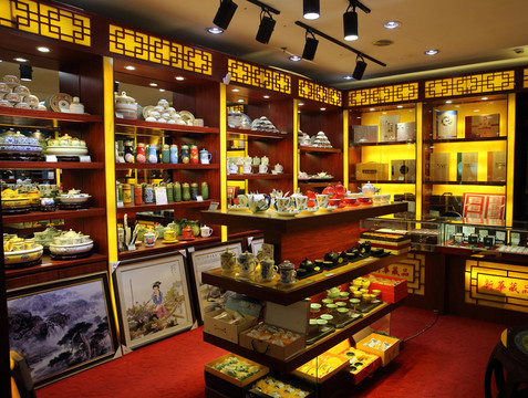 瓷器店