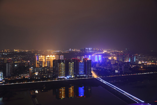 綿陽市濱江路夜景