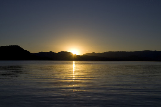 瀘沽湖日出
