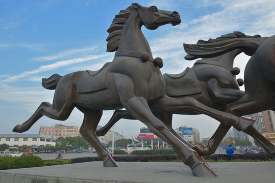 雕塑 馬 銅馬 三匹馬
