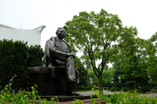 陳云銅像