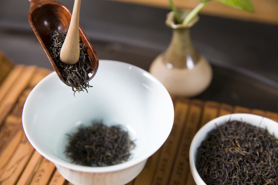 細(xì)芽小菜茶金駿眉（大圖無(wú)壓損）