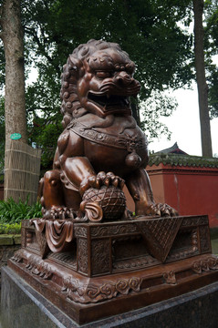 獅子雕塑