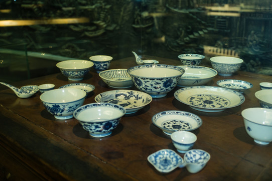 青花瓷餐具