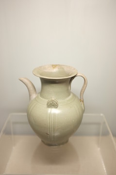 越窯瓜棱執(zhí)壺