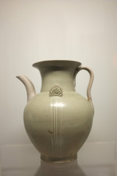 越窯瓜棱執(zhí)壺