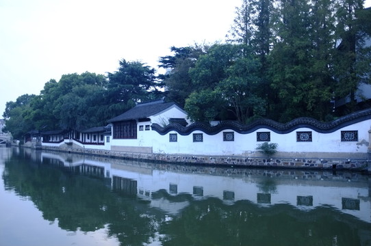 曲水園