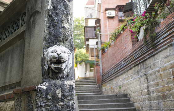 獅頭雕塑