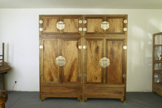 金絲楠木衣柜