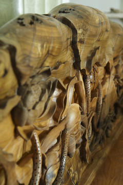 金絲楠木雕花床