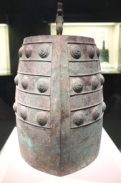 龍紋镈