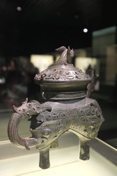 面紋龍流盉