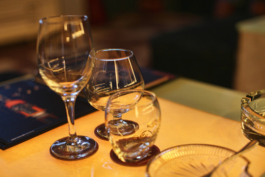 高腳杯 酒杯 時(shí)尚餐飲 玻璃杯