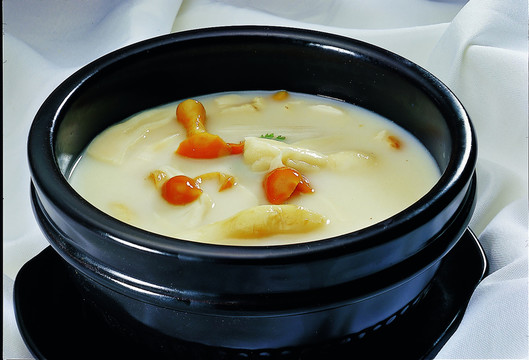 奶湯雞腿菇