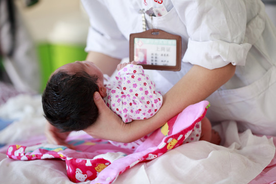 嬰兒