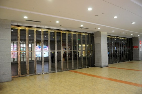 不銹鋼玻璃門(mén)
