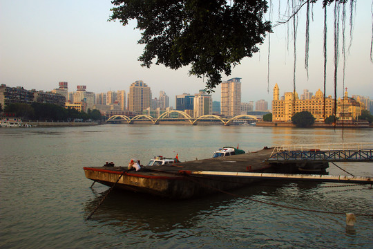 黃昏江景