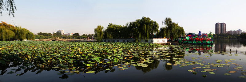 大明湖全景圖