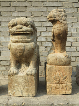 古代的石獅瑞獸