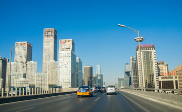 北京東三環(huán) 國貿(mào)橋