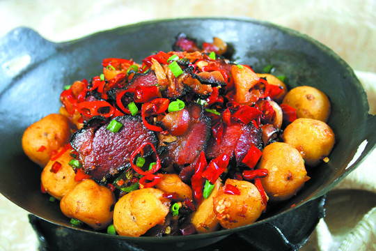 干鍋臘肉小土豆