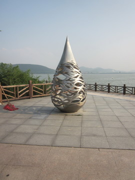 不倒翁雕塑展示