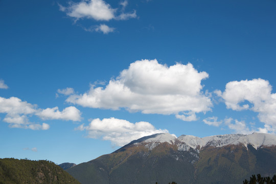 香格里拉遠山