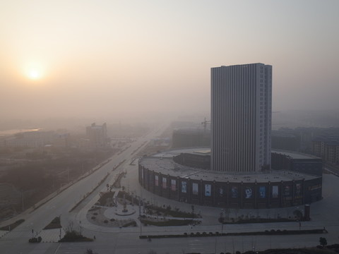 霧霾中的建筑