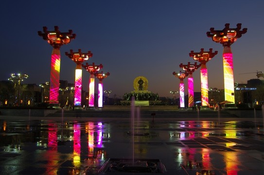 西安大唐不夜城和大雁塔景區(qū)