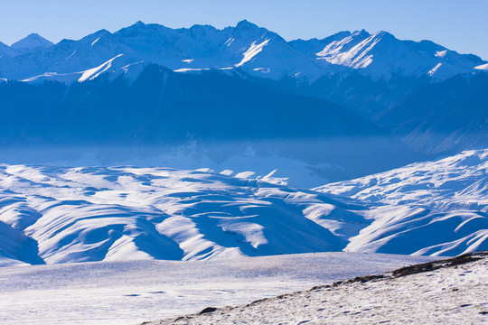 雪山  天山