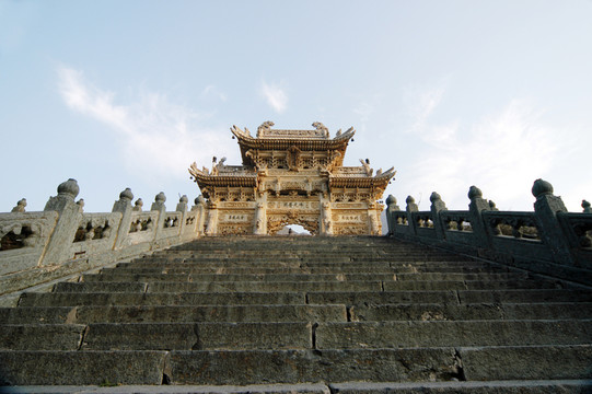 五臺山龍泉寺牌樓