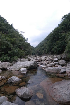 峽谷溪流