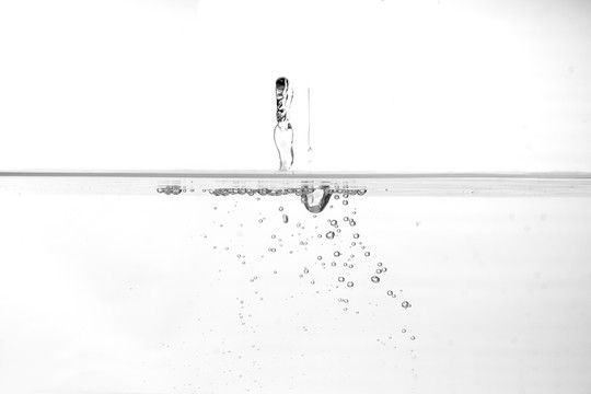 水花 水泡