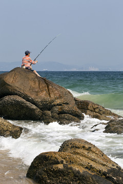 垂釣 釣魚 海邊 大海 海浪