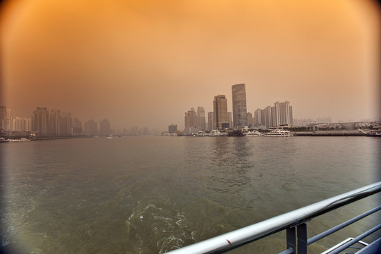 上海外灘 浦江 水面 現(xiàn)代建筑