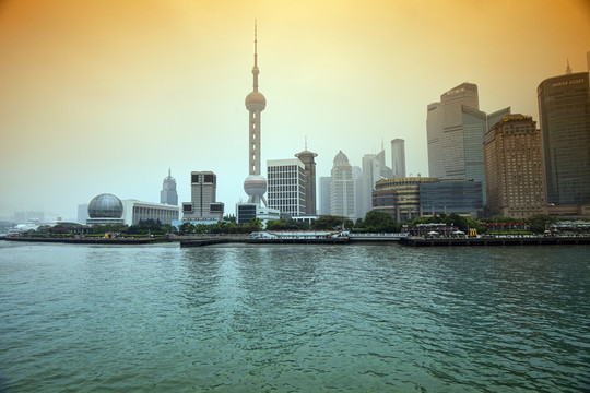上海外灘 浦江 水面 現(xiàn)代建筑